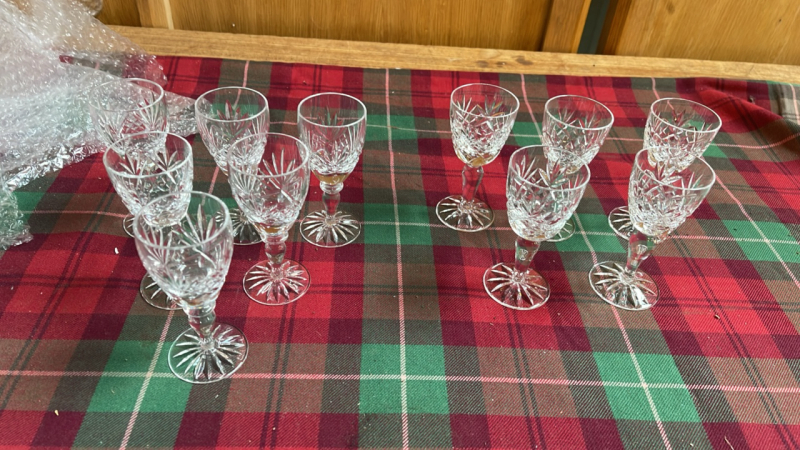 6 + 5 CRYSTAL GLASSES