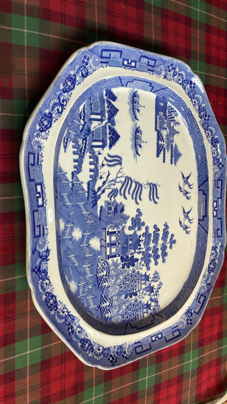 LARGE WILLOW PATTERN ASHET