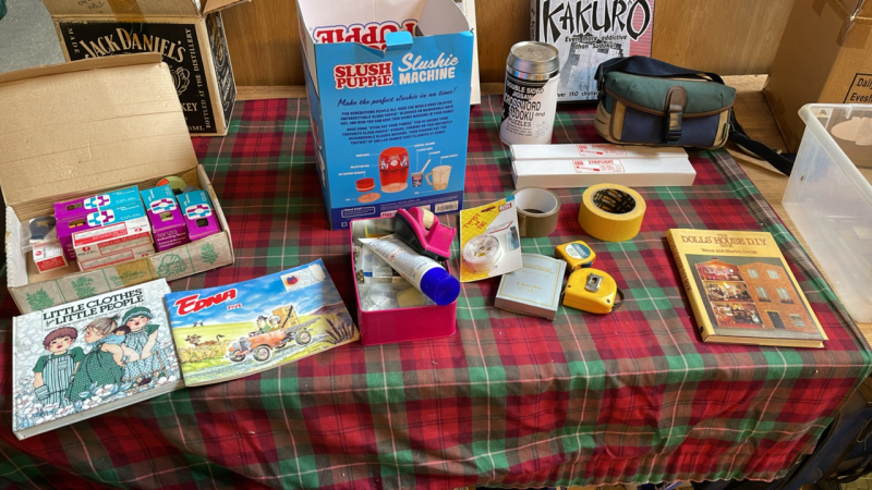 BOX DIY ITEMS JIGSAWS ETC