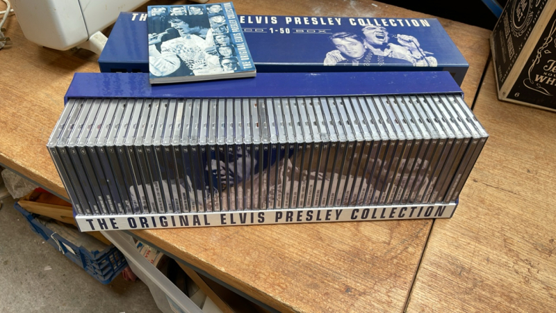 ORIGINAL ELVIS COLLECTION CD'S