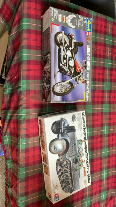 MOTOR BIKE & ARMY TRUCK MODEL KIT