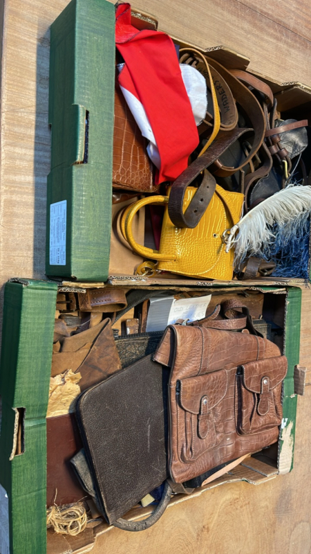 2 BOX BAGS & BELTS