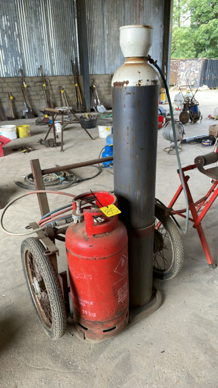 GAS CUTTING TORCH & TROLLEY