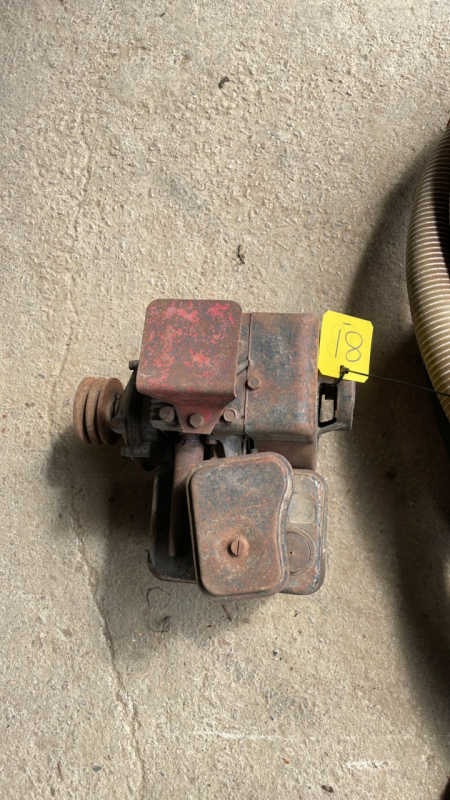 BRIGGS & STRATTON ENGINE