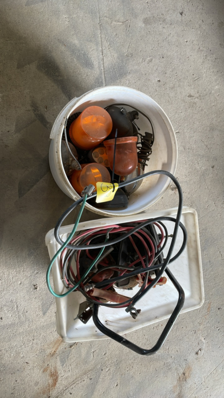 FLASHERS, JUMP LEADS
