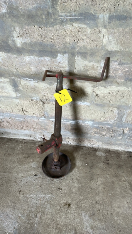 TRAILER JACKS