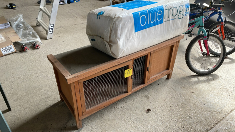 RABBIT HUTCH & SHAVINGS