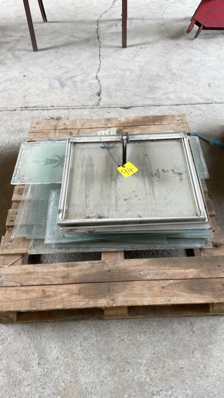 GLASS X 2 PALLETS