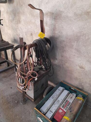 WELDER C/W RODS