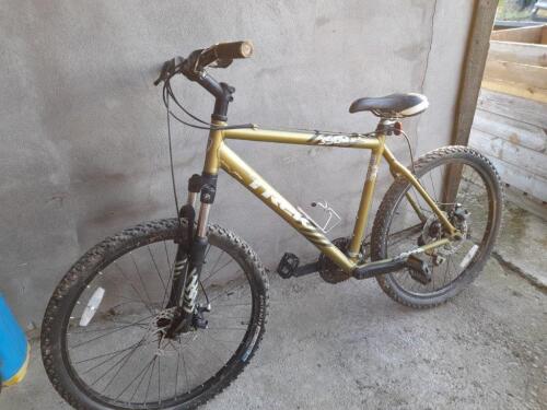 TRECK 3900 MOUNTAIN BIKE