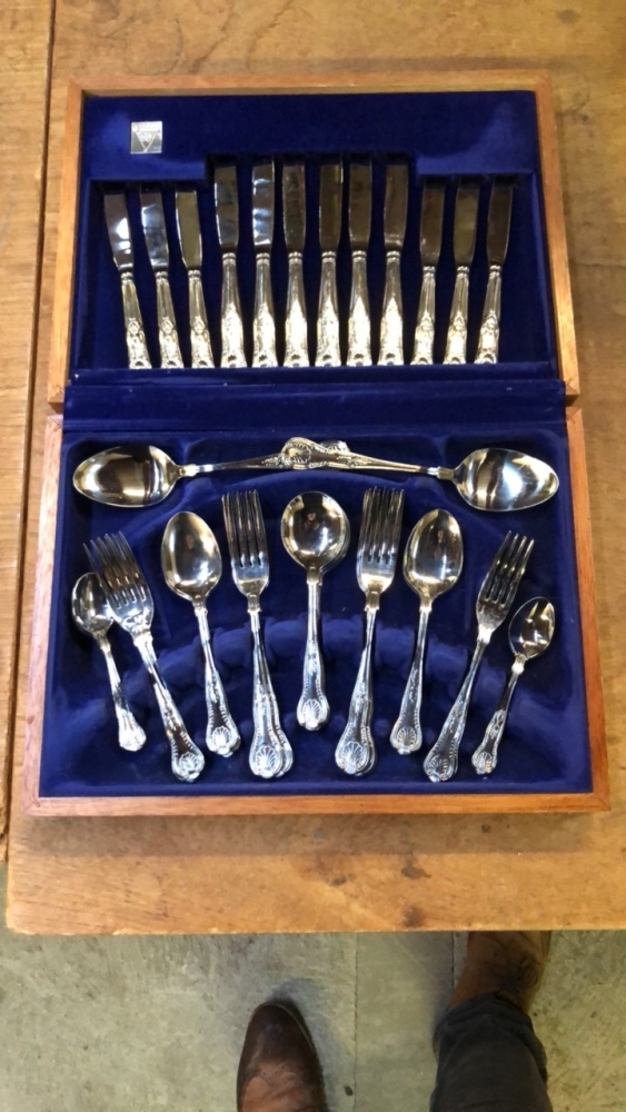BOXED SET VINERS CUTLERY