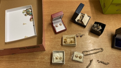 BOX EAR RINGS ETC