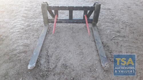 PALLET FORKS WITH SPIKES & EURO BRACKETS