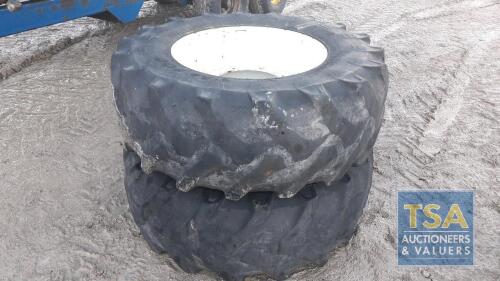 NEW HOLLAND 8 STUD WHEELS & TYRES 480/70 R28