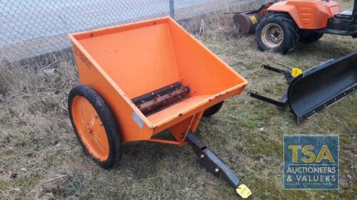 ORANGE SALT SPREADER