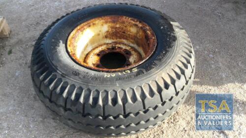 1 X WHEEL & TYRE 13.5/75-4330.9 14 PLY