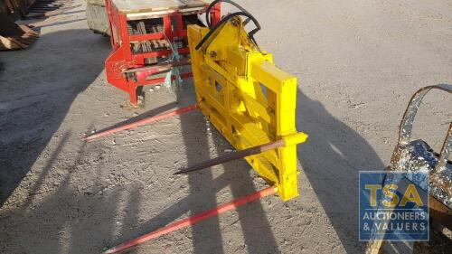 BALE SPIKE WITH HYDRAULIC TOP LINK