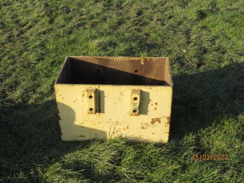 JOHN DEERE WEIGHT BOX