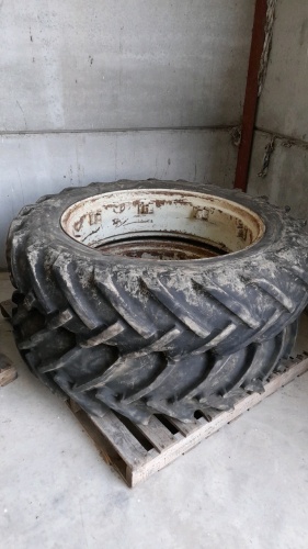 PAIR GOODYEAR TYRES 13-6-12-36