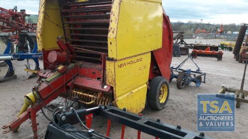 NEW HOLLAND 890 ROUND BALER WITH PTO