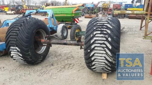 AXLE WITH FLOTATION TYRES