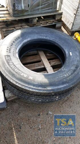 1 TYRE 295/80/R22.5