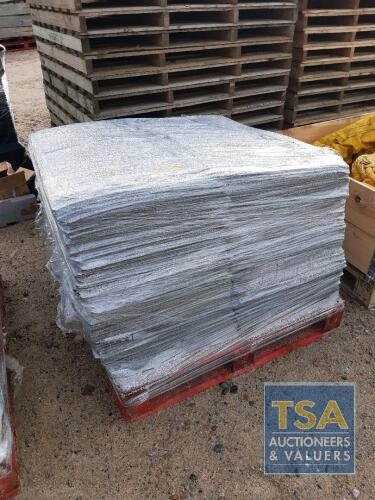 PALLET GREY COLOUR CARPET TILES