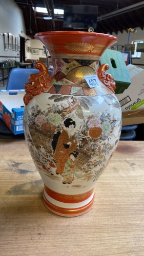 LARGE ORIENTAL VASE