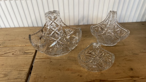 BOX- 3 CRYSTAL BASKETS