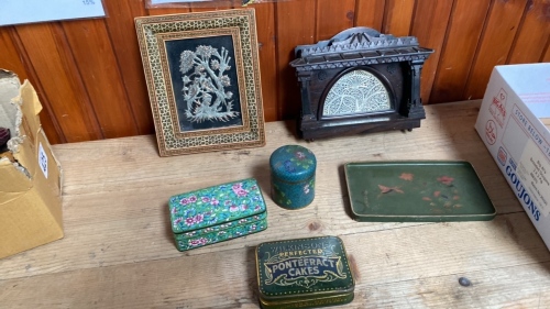 BOX TINS, PICTURE & STAND