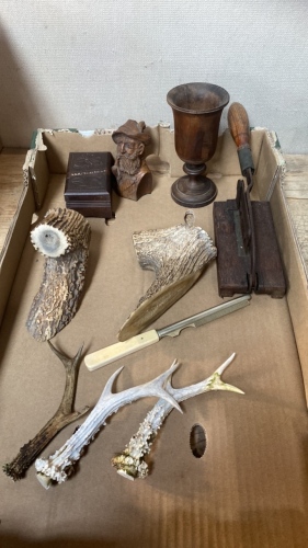 BOX MISC WOODEN WARE ANTLERS ETC