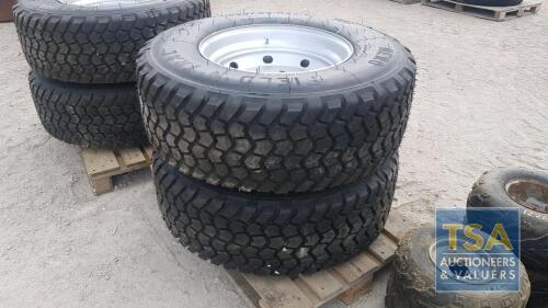 4 WHEELS & TYRES 400/60 R22.5