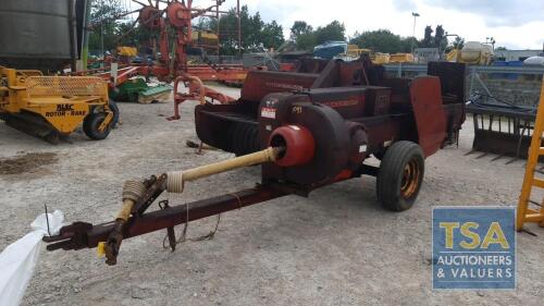 MF 20 SQUARE BALER WITH PTO