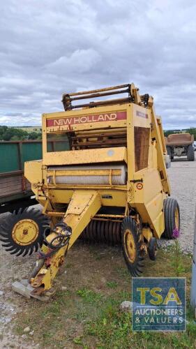 NEW HOLLAND 841 BALER WITH C/BOX IN P/CABIN