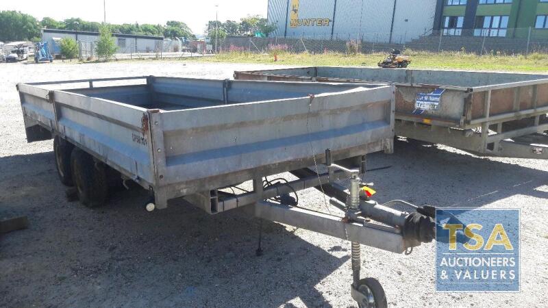 PLANT TRAILER WITH REAR LOADING RAMP