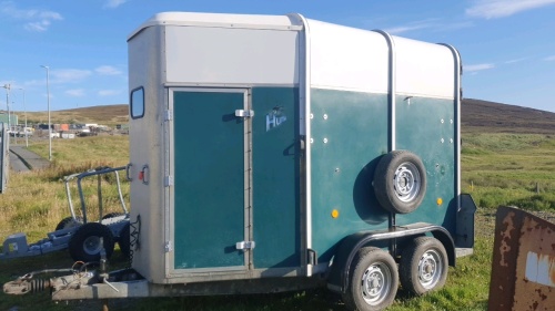 Ifor Williams horse box, green in colour, been re-wired, brakes