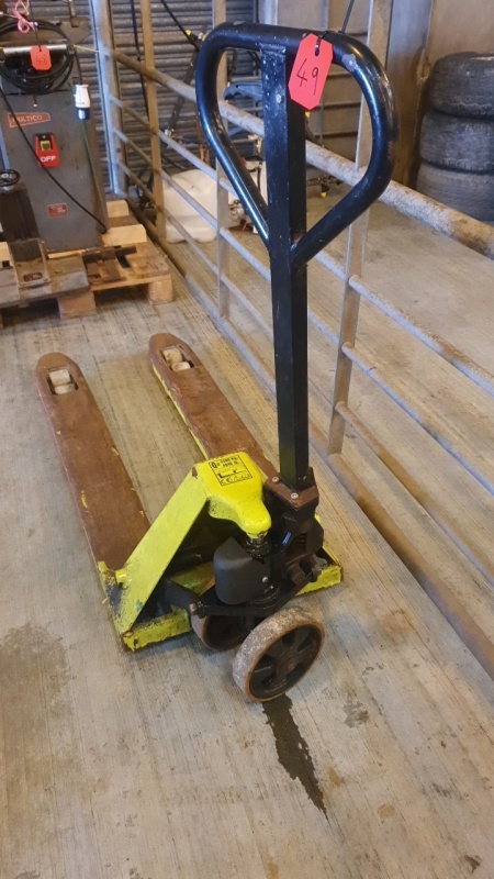 Pracmac Q lifter manual pallet truck 2200kg. Used condition