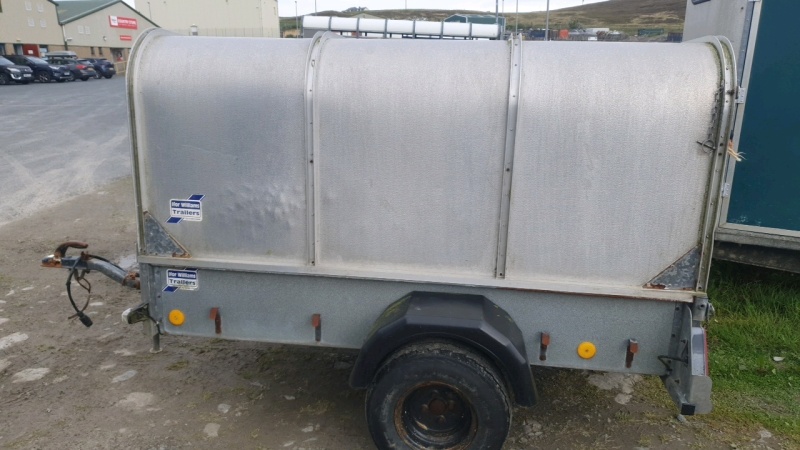 Ifor Williams P6 trailer with canopy