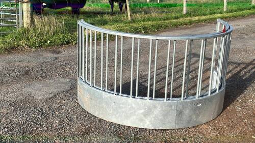 New sheep feed ring never used