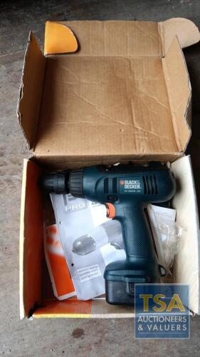 12V BLACK AND DECKER DRILL