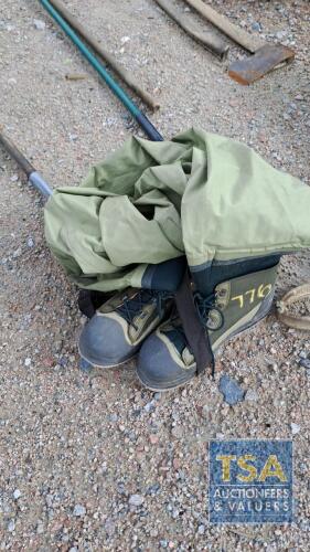 WADERS SIZE 11