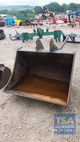 48" DIGGER BUCKET