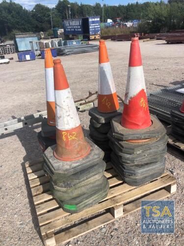 TRAFFIC CONES SELECTION OF SIZES