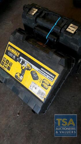 DEWALT DCD 985 CORDLESS DRILL AND SPARE CASE