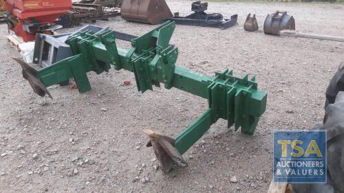 BOMFORD TWIN LEG SUBSOILER