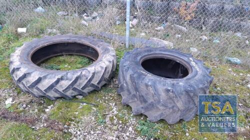 2 TYRES FOR TRACTOR/FORKLIFT