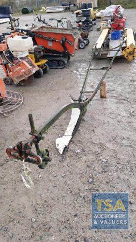 ANTIQUE SINGLE PLOUGH