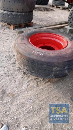 SUPER SINGLE WITH TYRE 385/65/22.5