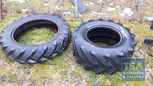 2 TYRES FOR TRACTOR/FORKLIFT