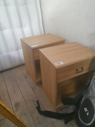 2 BEDSIDE CABINETS